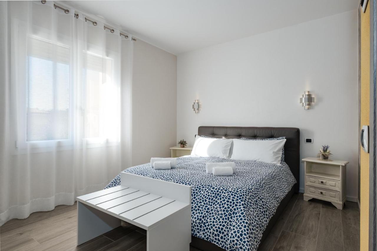 The White Building - Rooms Costermano Esterno foto