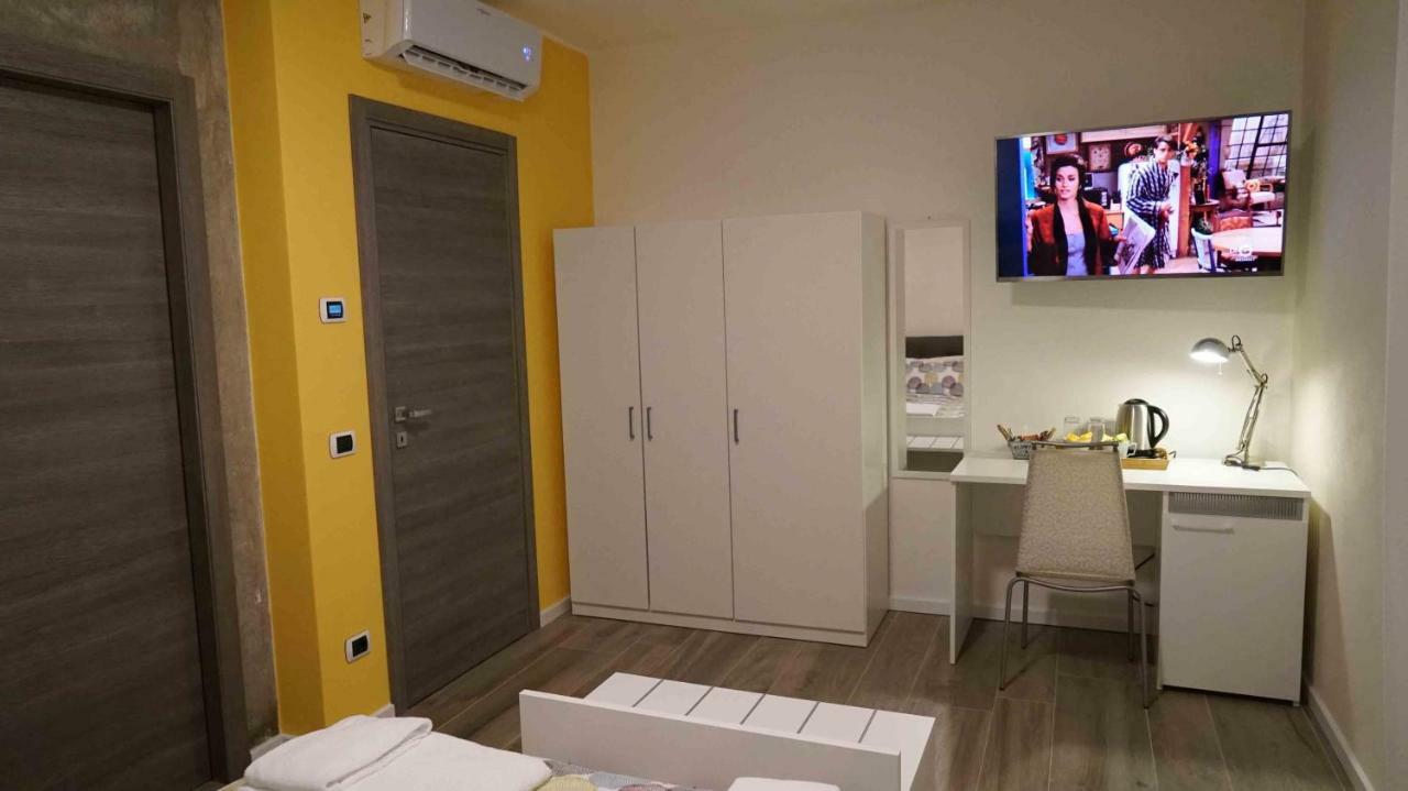 The White Building - Rooms Costermano Esterno foto
