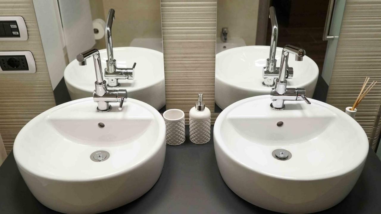 The White Building - Rooms Costermano Esterno foto